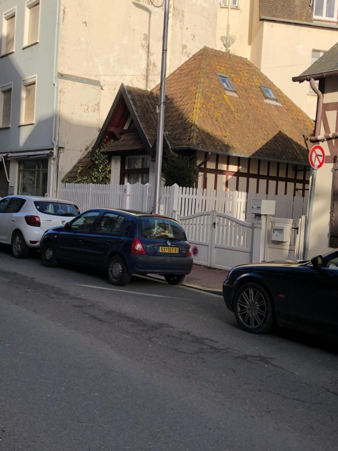 Charmante Maison Coeur De Ville La Gare Des Vacances Deauville Exterior foto